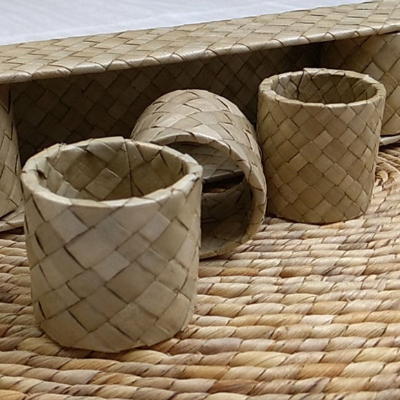 Pier 1 Natural Woven Napkin Rings, Set of 6 - Picture 4 of 6
